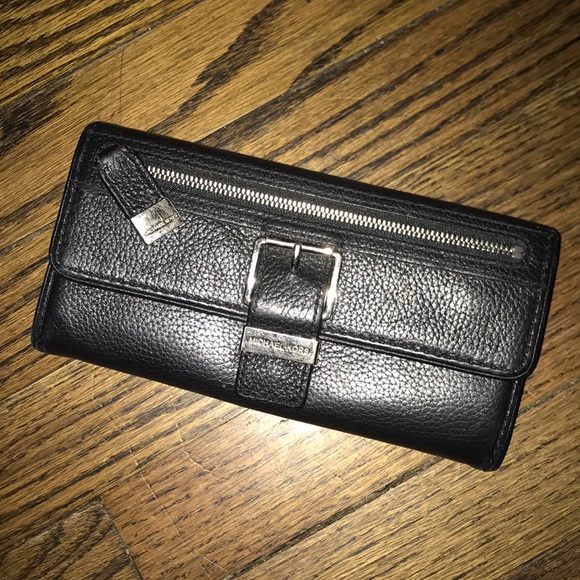 Michael Kors Handbags - Black leather Michael Kors Wallet